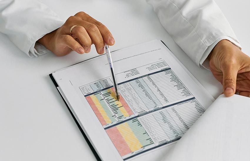 Nunca Interrompa o Seu Tratamento: A Importância da Gestão de Medicação Crónica
